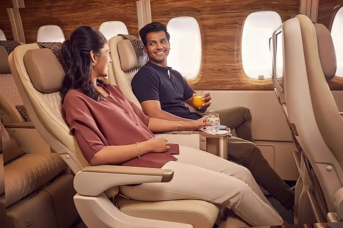 Passagers en Classe Économie Premium Emirates